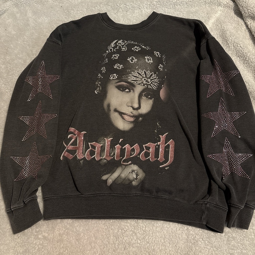 Aaliyah Black Graphic Sweatshirt